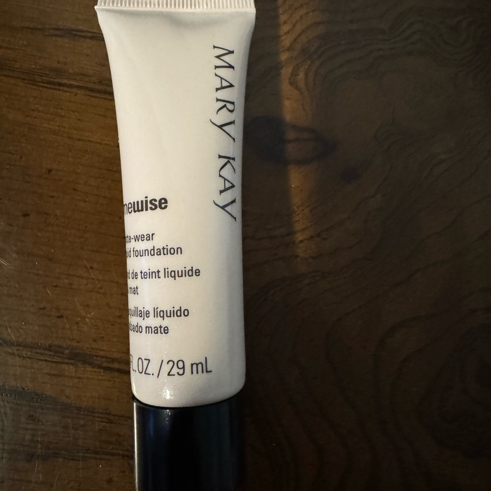 Mary Kay Timewise Liquid Foundation - ivory 5 Cream